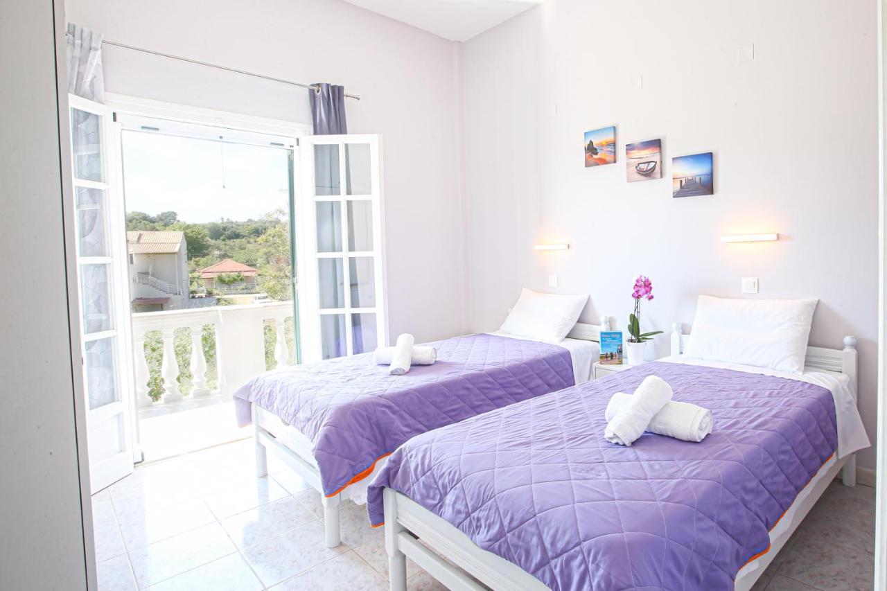 Appartamento Angela'S House By The Sea Marathiás Esterno foto
